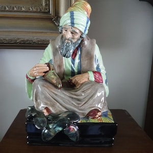 Vintage Royal Doulton &quot; The Cobbler&quot; Figurine HN 1706