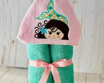 Mermaid  Hooded Towel/Girl's Towel/Beach Towel/Bath Towel/Embroidered Hooded Towel/Personalized/Monogrammed/Mermaid/Applique