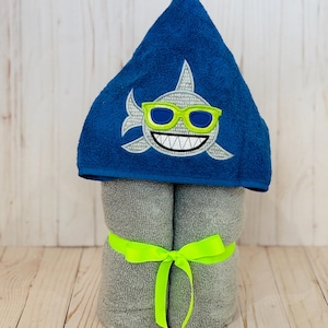 Shark Personalized Child's Hooded Towel/Bath Towel/ Beach Towel/Pool Towel