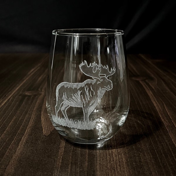 Hand Engraved Moose Stemless Wine Glass (17oz)