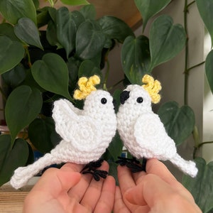 Crochet Little Cockatoo | Realistic Bird Figure | Crochet Parrot Amigurumi | Crochet Cockatoo Plush Toy | Bird Lover Gift | Physical Item