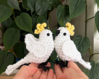 Kleiner Kakadu | Realistische Vogel Figur | Gehäkelte Papagei Amigurumi | Kakadu Plüschtier gehäkelt | Vogel-Liebhaber-Geschenk | Physischer Artikel