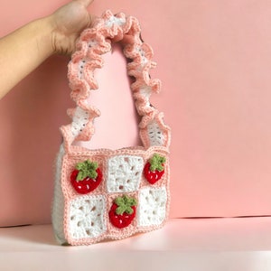 Strawberries n Cream Mini Grandma Square Bag CROCHET PATTERN Modèle de sac à main au crochet aux fraises Cottagecore Convient aux débutants PDF image 7