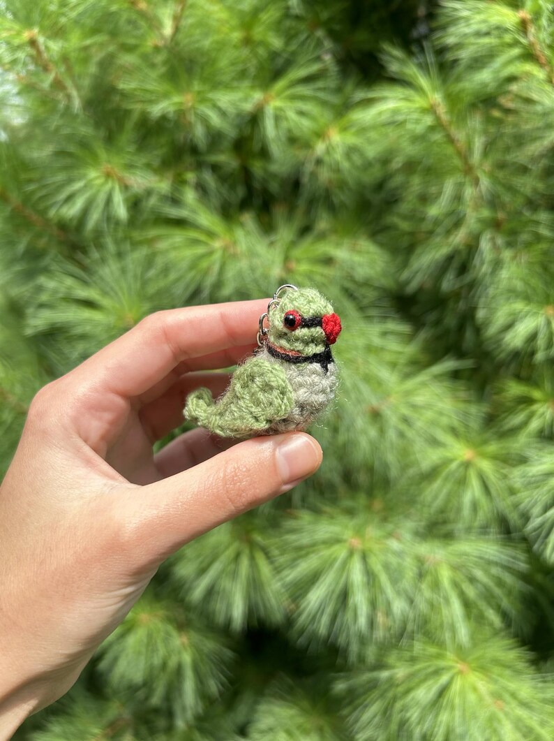 Tiny Birdies Rose-ringed Parakeet Keychain | Crochet Indian Ring Neck ...