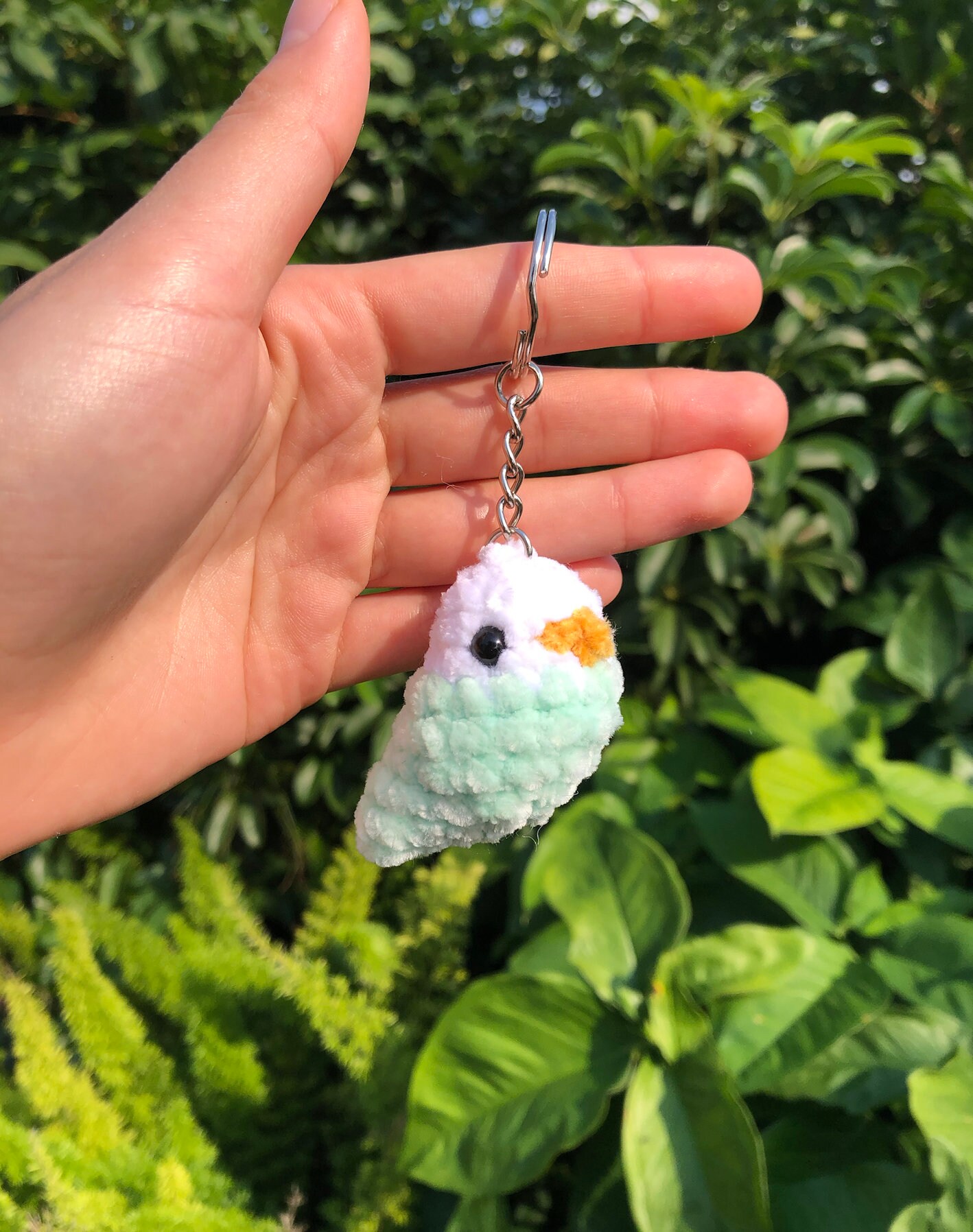 超ソフトなかぎ針編みのベビーインコキーホルダー | かぎ針編みの