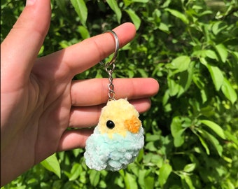超ソフトなかぎ針編みのベビーインコのキーホルダー（羽） | かぎ針