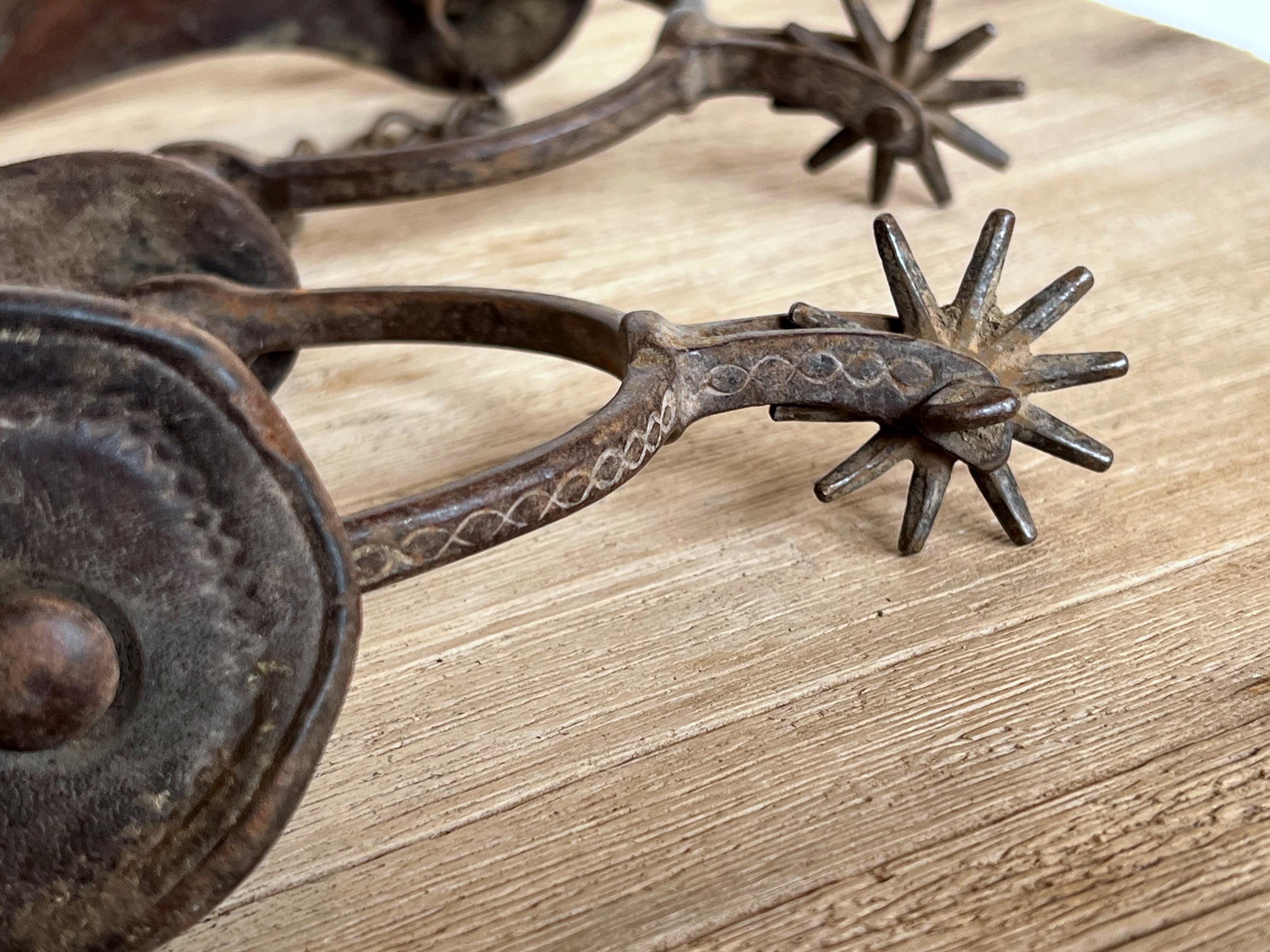 Vintage BOONE Western Cowboy Single Spur Metal Riding Gear Rustic Collectible D. Boone Matching Gal Leg Bit And Spurs main image 4