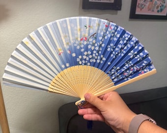 Abanico plegable floral azul / Abanico de mano con borlas de bambú