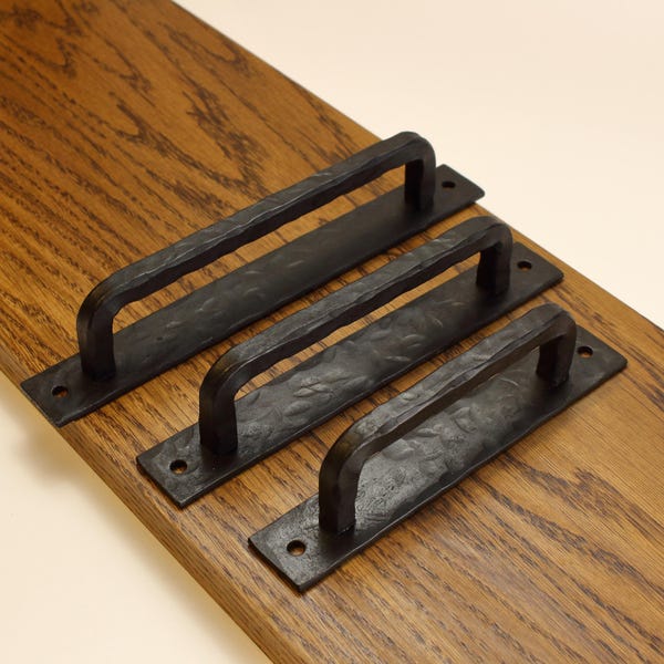 Hand Forged Hammered Backplate Cabinet Handle - Blackened - Individual