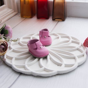 Pink color sandals for a 30 cm Nines d&#39;Onil doll without decoration
