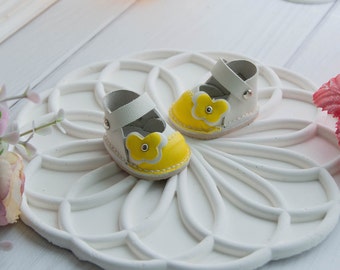 Pastel yellow sandals for Nines d'Onil doll 30 cm