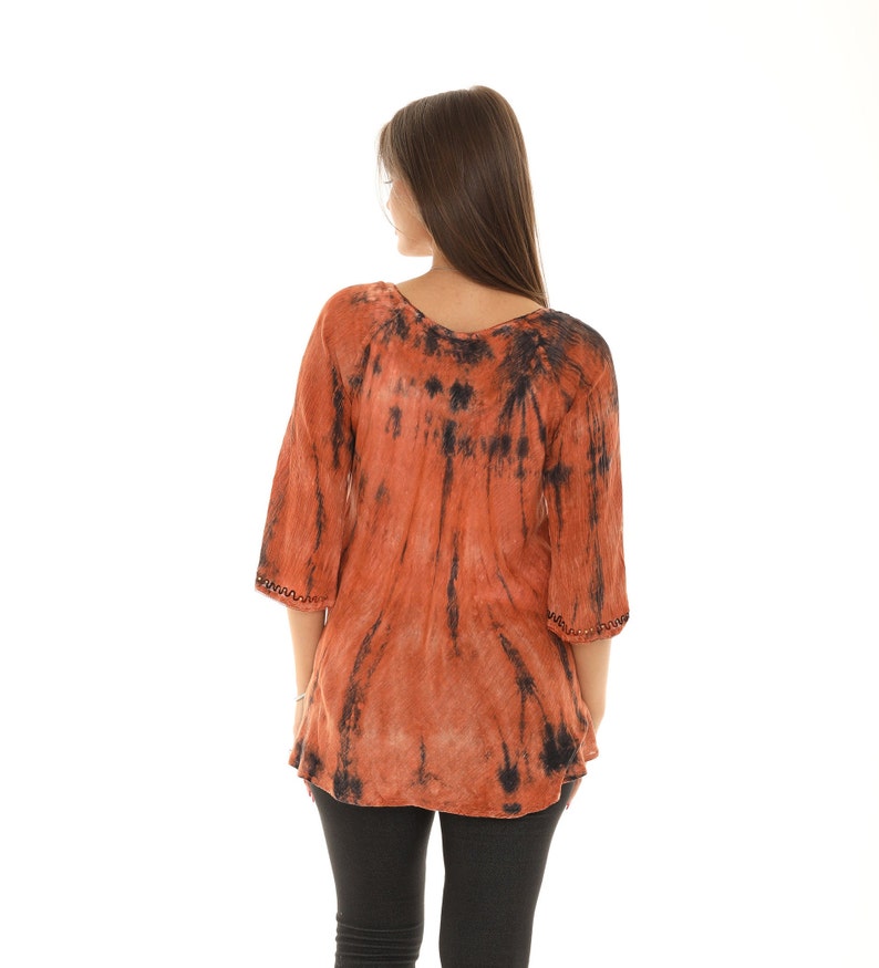 Women's Tie Dye Tunic Top with Embroidery Neckline, Boho Tunic Top With Rhinestone Accent, Plus Size Tunic Top, Spring Summer Tops For Women zdjęcie 9