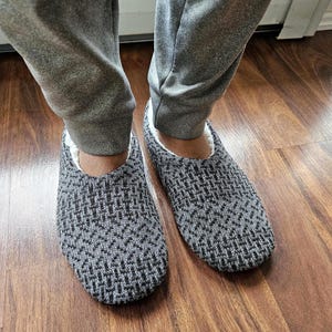 Comfy Men's Slipper Socks, Soft Sole Faux Fur Insulated House Shoes, Lounge Slippers