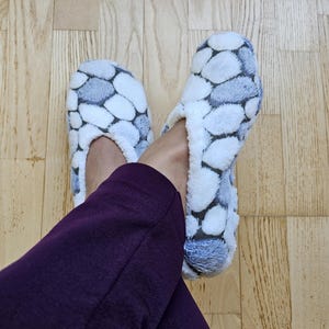 Women&#39;s Comfy Cozy Ultra Soft Indoor Slippers, Lightweight Soft Sole Non Skid Slipper Socks, Cute House Shoes