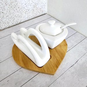 Weißes Porzellan Servietten- und Zuckerhalter-Set auf Bambusbasis, herzförmiges Zucker- und Serviettenhalter-Set, Valentinstagsgeschenk, Weihnachtsgeschenk