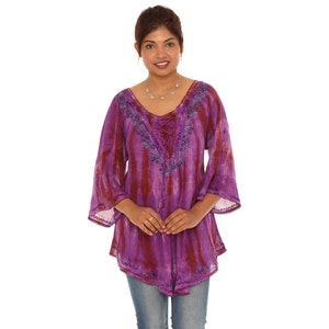 Haut tunique tie-dye pour femme avec encolure brodée, haut tunique bohème avec accent de strass, haut tunique grande taille, hauts printemps-été pour femmes Purple