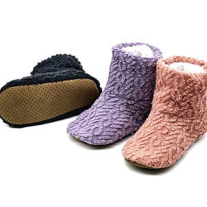 Comfortabele indoorpantoffels voor dames, warme huisschoenen, kabelpatroon met sherpavoering van imitatiebont, zachte, gezellige pantoffels, pantoffelsokken met zachte zool