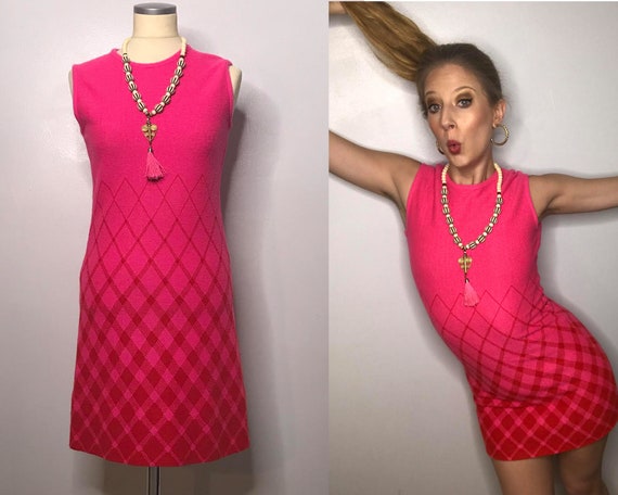 1960s Vintage Hot Pink Minidress / Vintage Pink Dr