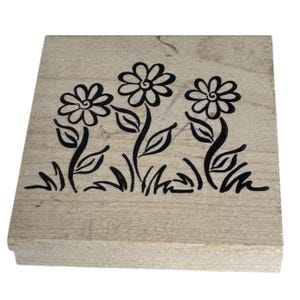 Tarjetas con sellos de goma DeNami con tallos de margaritas y flores para hacer en primavera