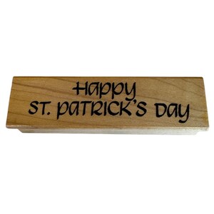 Sello de goma con anticipos para crear tarjetas del Día de San Patricio con palabras y sentimientos