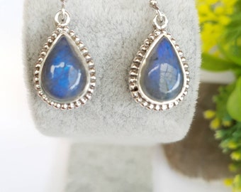 Boucles d'oreilles mystiques de labradorite, boucles d'oreilles de baisse de dangle, boucles d'oreilles de déclaration, boucles d'oreilles sterling d'argent de labradorite, boucles d'oreilles de gemme de femmes, cadeau pour elle