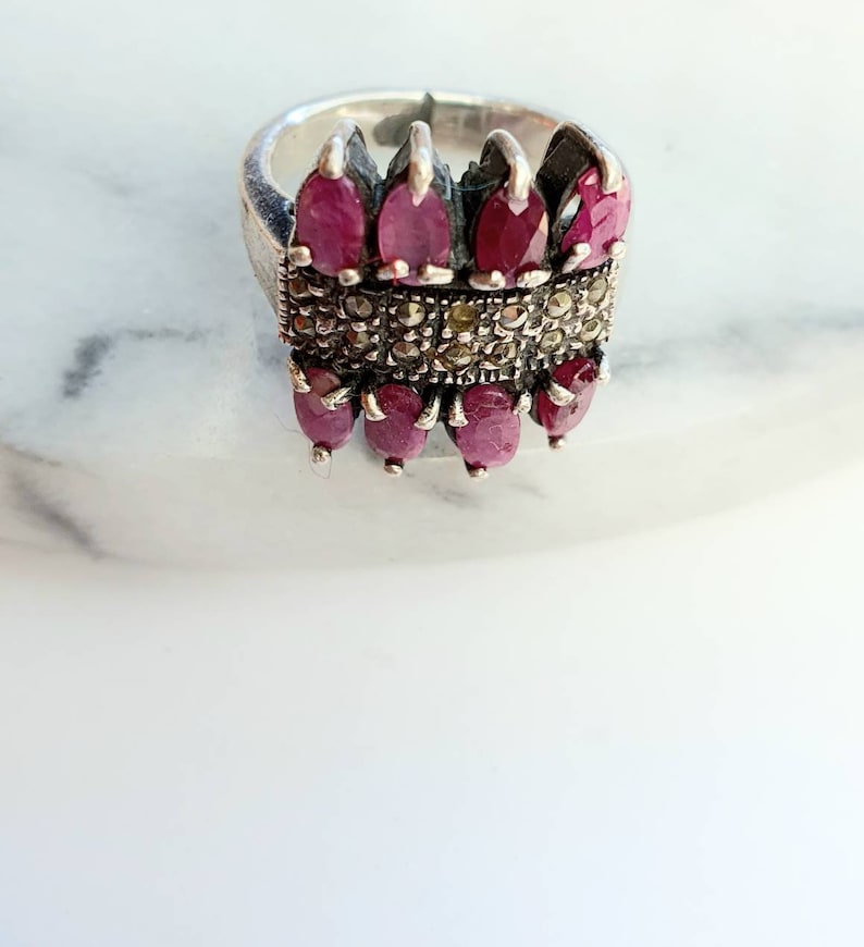 Vintage ruby ring, statement ring, edelsteen ring, zilveren oude ring, maat 7US, cadeau voor haar, uniek cadeau, ruby sieraden, rode edelsteen afbeelding 1