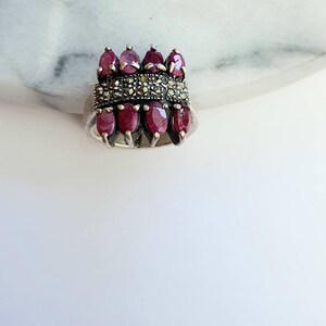 Vintage ruby ring, statement ring, edelsteen ring, zilveren oude ring, maat 7US, cadeau voor haar, uniek cadeau, ruby sieraden, rode edelsteen afbeelding 3