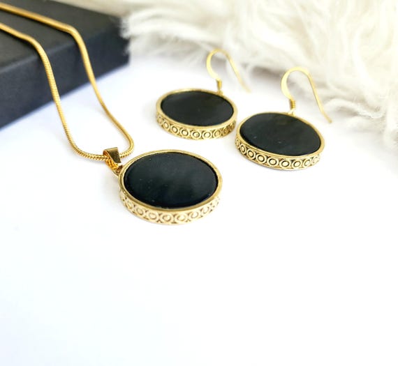 Onyx pendant necklace,black circle earrings,18k gold jewellery set,natural gemstone,mothers day gift,drop earrings,ethnic,vintage, for her