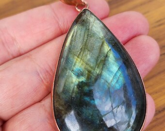 Labradroite large pendant,teardrop,blue flash, boho crystal jewelry,gift for her,women jewelry,gemstone,handmade,labradorit jewelry,gem pen