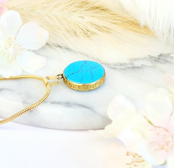 Turquoise round pendant necklace,18k gold plated,boho jewelry,simple women jewelry,blue stone,handcrafted,vintage style