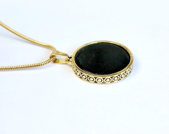 Onyx circle pendant,18k gold onyx necklace,round necklace,onyx jewellery,minimalist,handcrafted frame,black gemstone,gift for all,gold chain