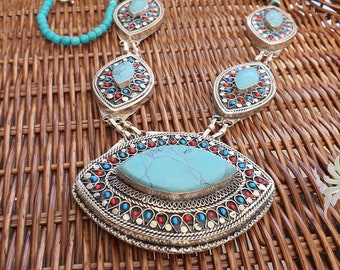 Turquoise statement necklace,chunky pendant necklace,turquoise jewellery,long turquois beads,gift for her,boho necklace,tribal,ethnic,Navajo