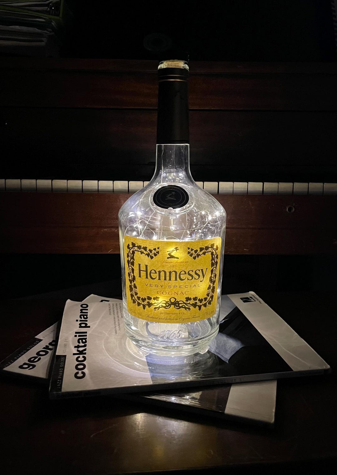Hennessy　ボトルスタンド　ライト Hennessy ボトルスタンド ライト Hennessy Light Up 1.75L