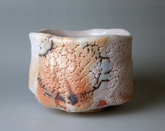 Ichiyo Nakajima (b. 1949) Shino ware Chawan with Enso Symbol Wabi Sabi Studio Pottery Japanese Ceramics