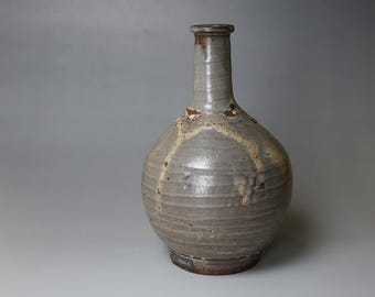 江戸中期頃の唐津　黒牟田徳利 美品 江戸後期(19c) 唐津 黒牟田徳利 博物館札付 - Etsy 日本
