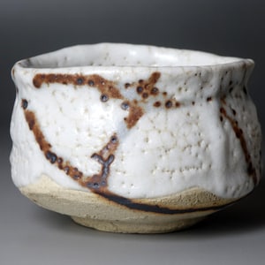 Shino Tea Bowl by Toyota-Based Potter Muryo Naito (b. 1945) Japanese Shino Ceramics