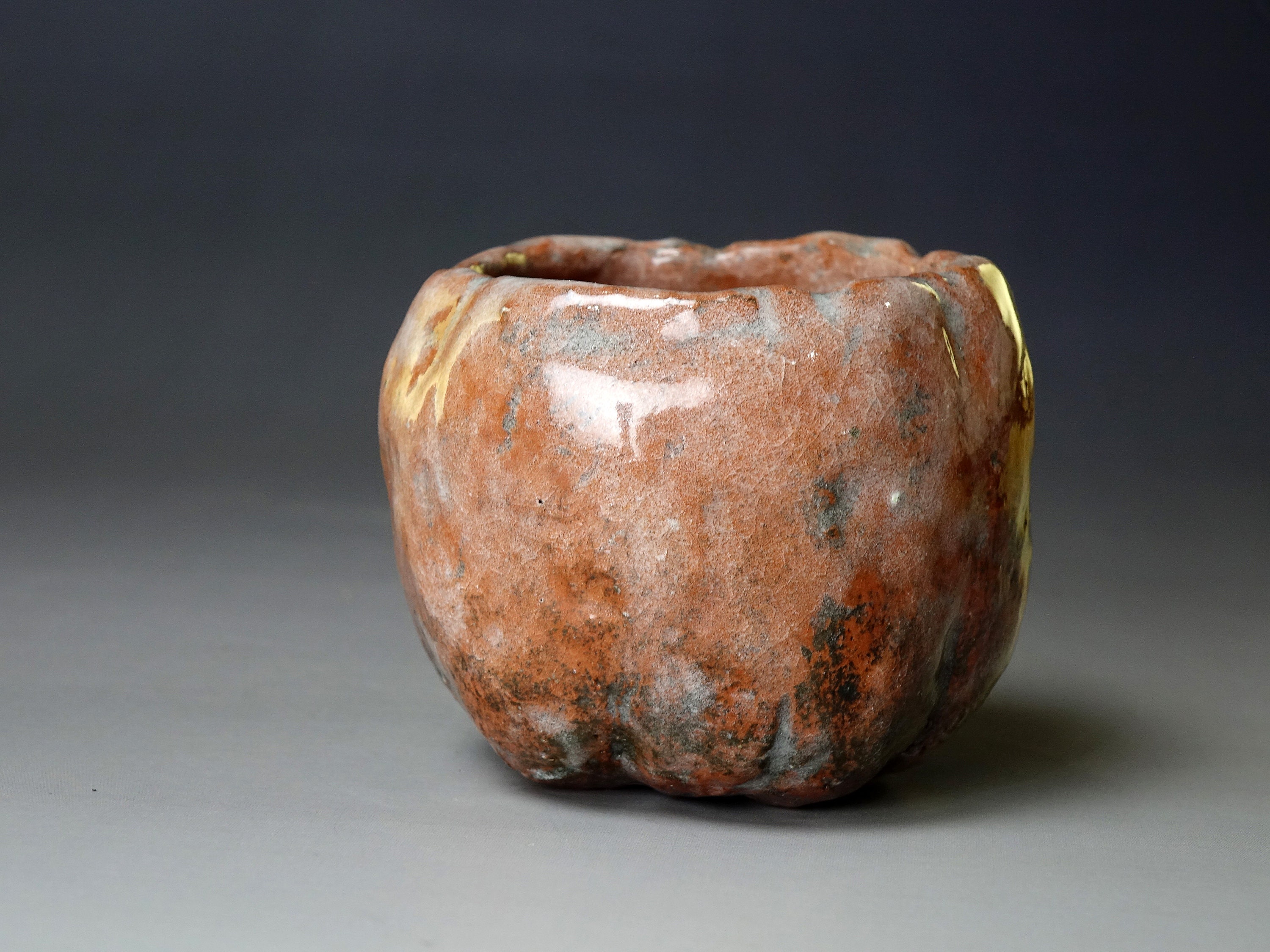 Shizu Mizuno 水野しづ Exhibited Aka Guinomi Raku Style Sake