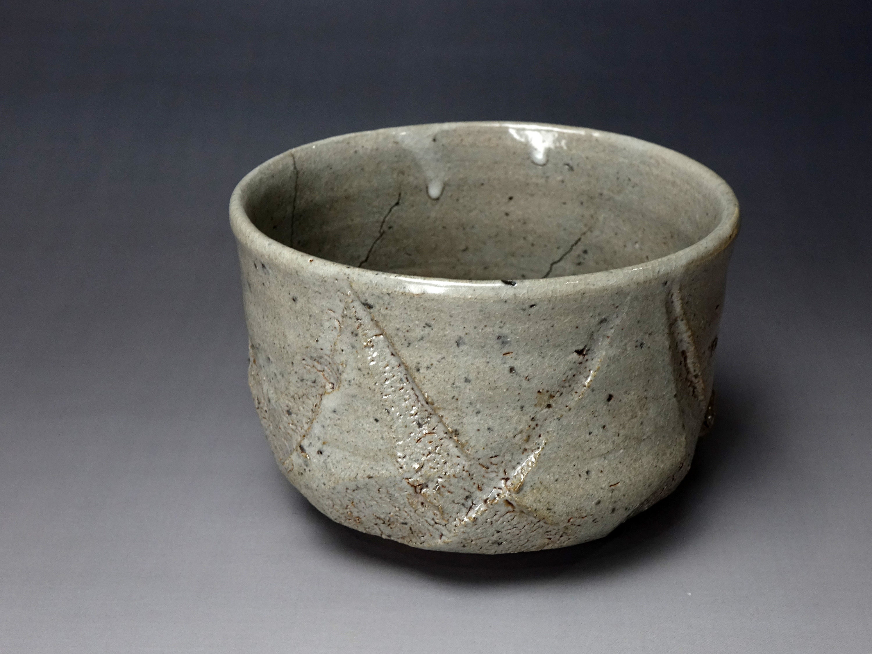 茶道具　彫唐津の茶碗 彫唐津茶碗 - 唐津焼 曹源窯 小島直喜