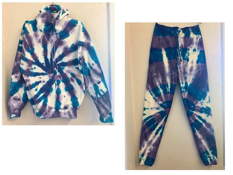 tie and dye sweatsuit