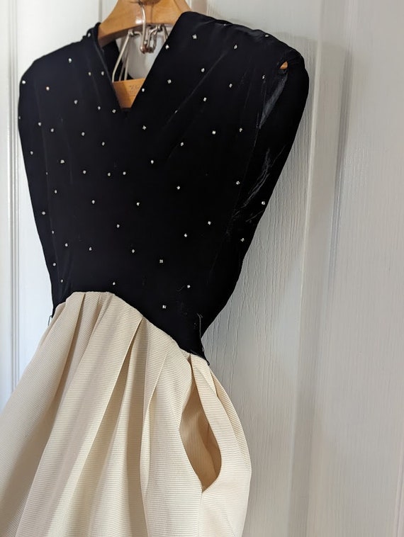 Vintage 1950's Black and Cream Cocktail Dress and… - image 4