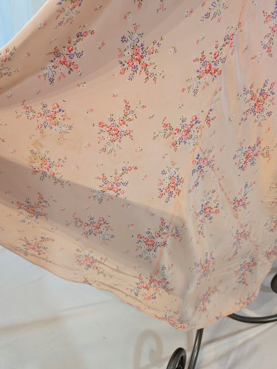 Vintage 30's-40's peach floral bias cut nightgown… - image 3