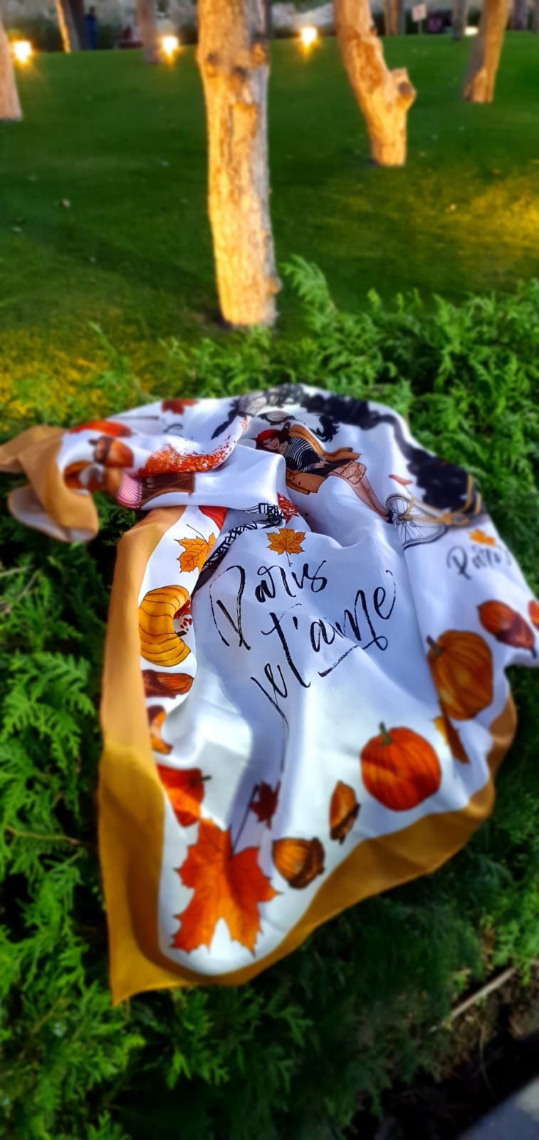 Foulard Vintage En Soie Barclay George V - Motif Floral, Ourlé Main, 77 X 76 Cm, Occasion