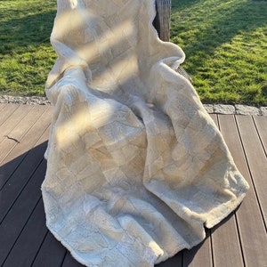 Hand made Genuine Sheepskin Throw ,  Sheepskin Throw , Throw -  Fur blanket - Natural Sheepskin 160/200cm  LARGE