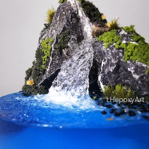 Diorama,Resin night light ，Water Scape Terrarium，Resin Waterfall Rainforest，gifts,home decor,design, customization