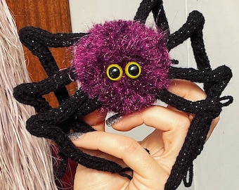 Lila Glitter Stickad Spindelpompom Plysch Fluffig Ull Halloween Dekorationsleksak