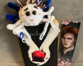 Hoa Hoa-dags! Välkommen Spidy Cullen! Edward Plyschspindel Stickad Pom-Pom Söt Krypande Twilight Fan Art Dekoration