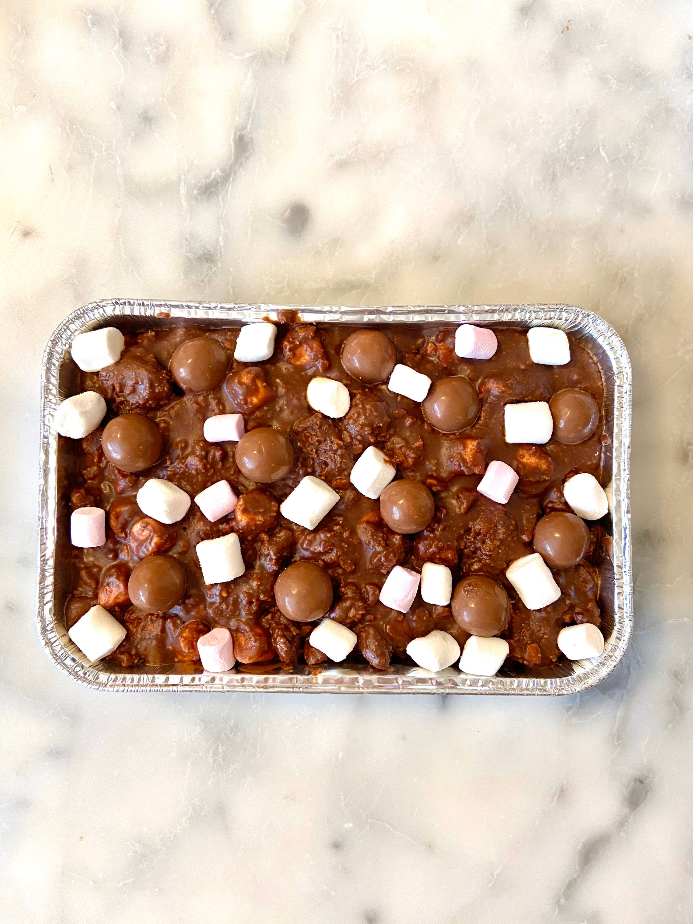 Malteser Belgian Chocolate Rocky Road. Digestive Biscuits, Mini Marshmallows, Maltesers