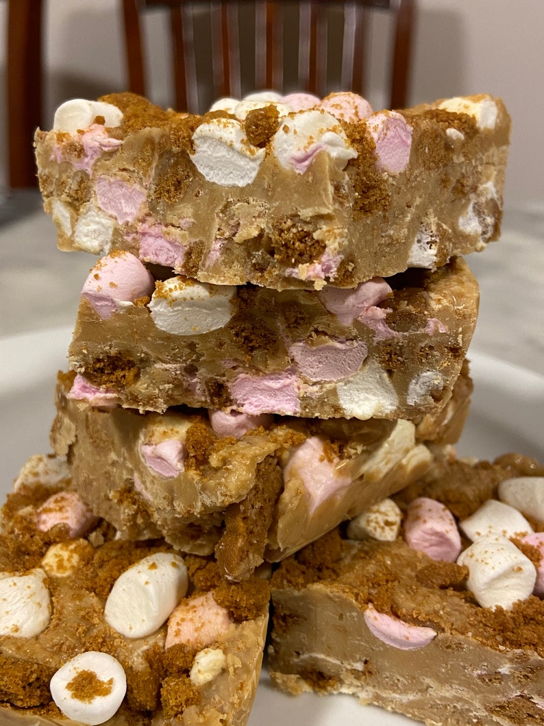 Lotus Biscoff Rocky Road Traybake. Caramelised Biscuits, Mini