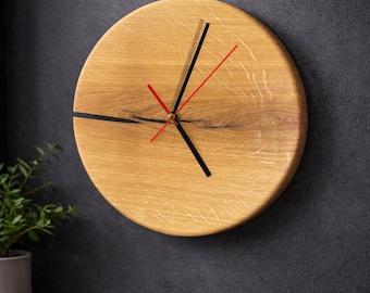 Handcrafted Oak Clock with Stormy Grey Epoxy Accents – Silent Movement