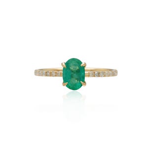 Minimalist oval cut natural emerald diamond ring, 18k yellow gold solitary ring for her, Emerald engagement ring size 7 US, Gift for wife